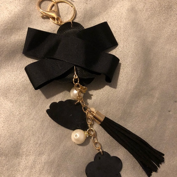 Flower Bag Charm Key Chain - Picture 4 of 4